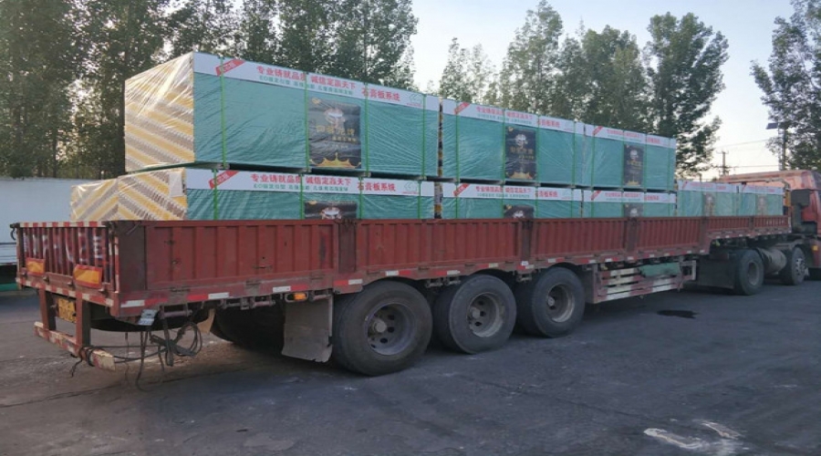 石膏板裝車現(xiàn)場(chǎng)